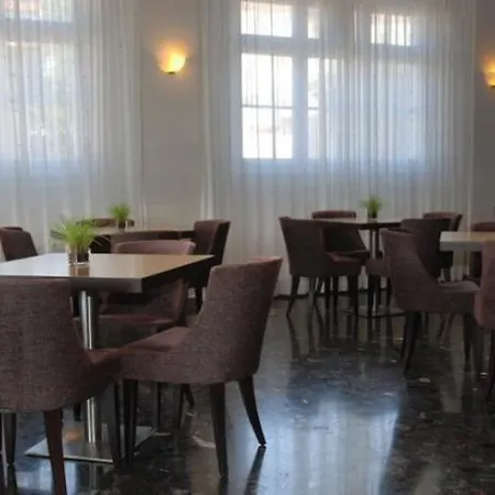 Mentor Hotel 3*